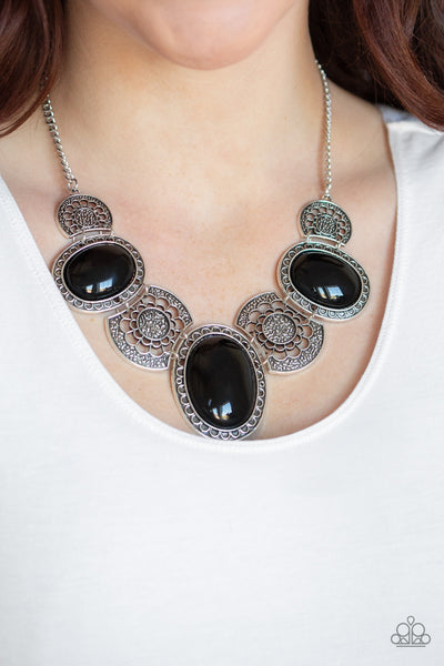 The Medallion-aire Necklace with Earrings - Black
