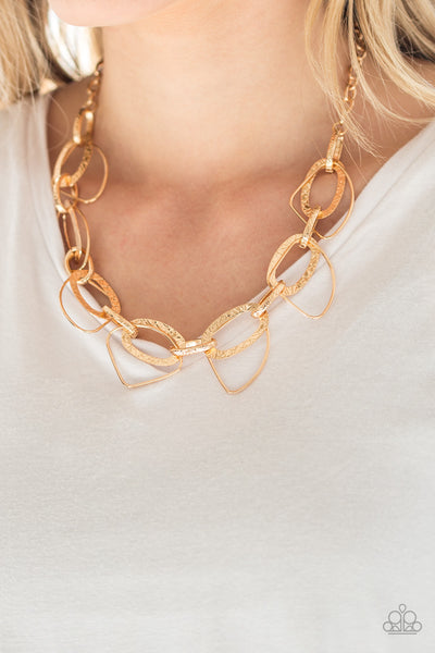 Very Avantgarde Necklace with Earrings - Gold